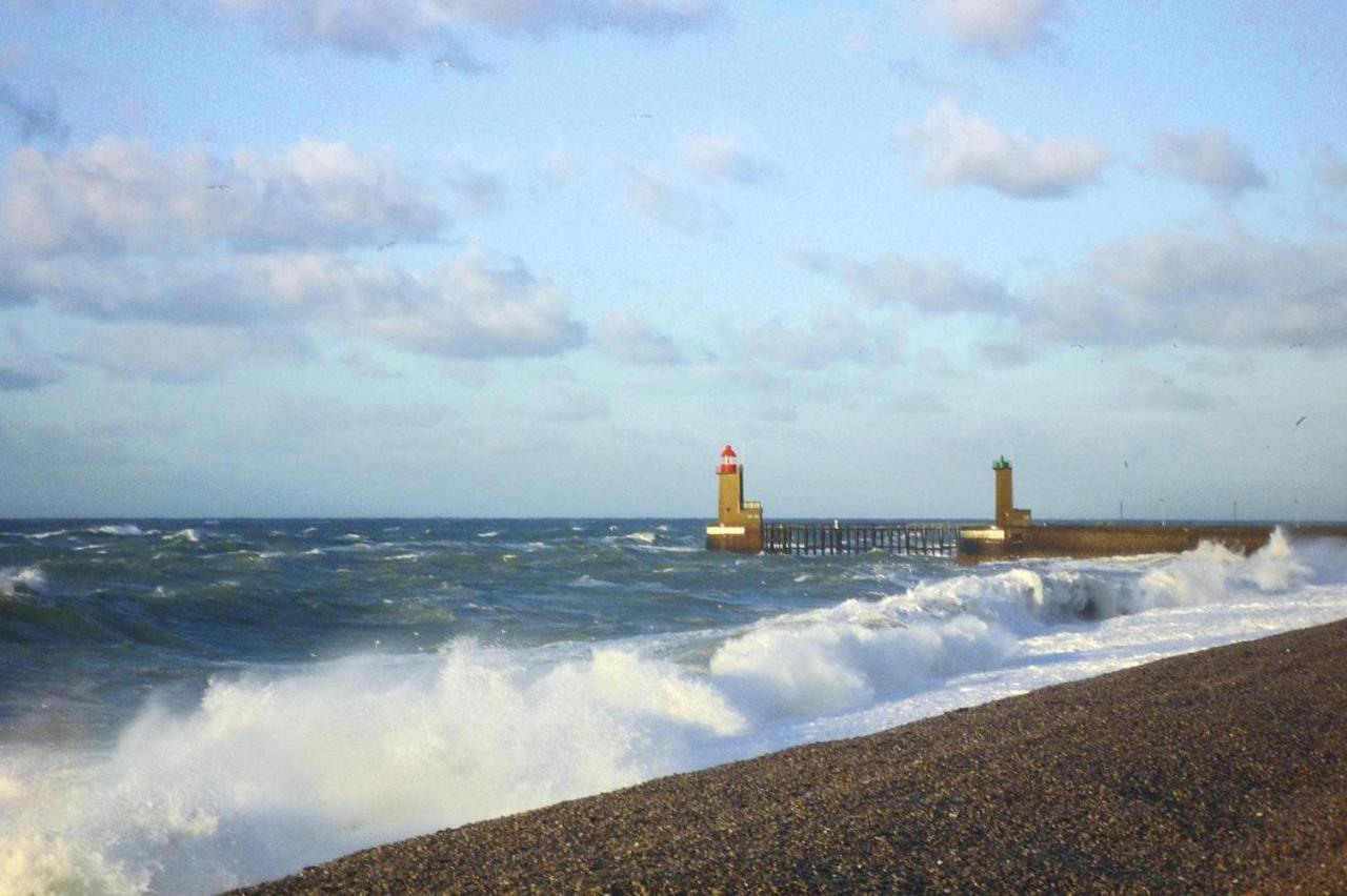 Architectural Villa Near The Coast, Sainte-Colombe エクステリア 写真